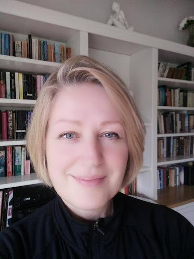 A close up photo of Collette O'Mahony a pluralistic psychotherapeutic counsellor who studied with Chrysalis from 2020 to 2023